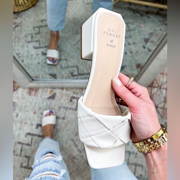 Qupid size 6 cream colored Woven Strap Slide Heeled Sandals EUC No box - Picture 2 of 9